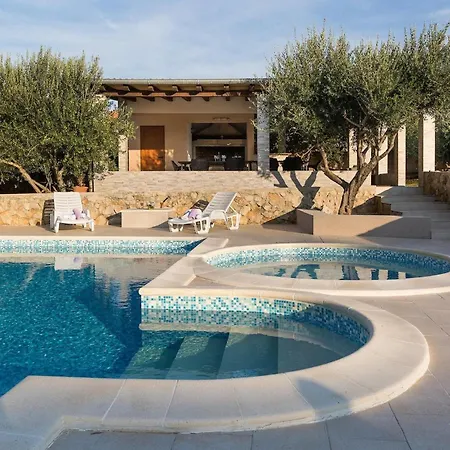Zlatni Dvori Holiday home